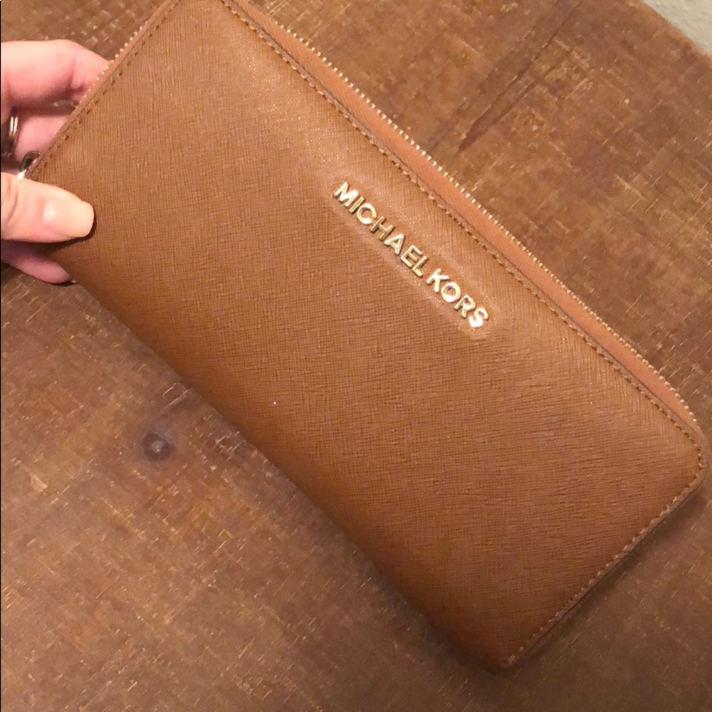Tan Michael Kors Wallet